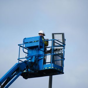 Movimentação, manobra e operação de plataformas elevatórias em Segurança